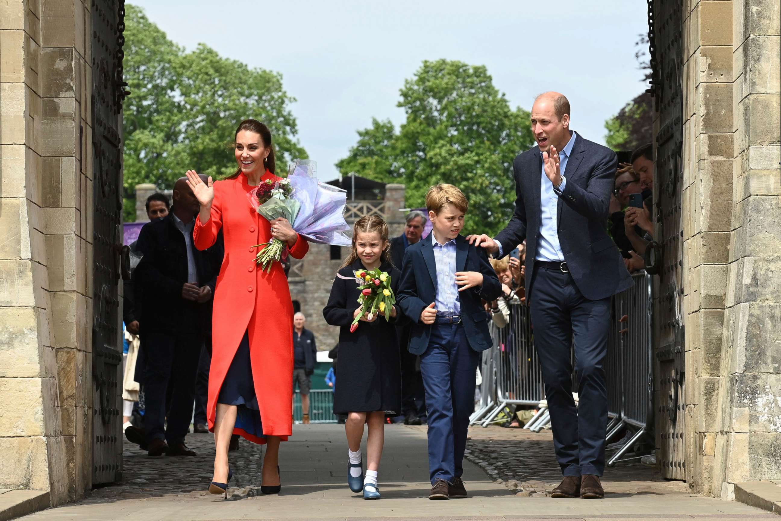 PHOTO: Kate, Duchess of Cambridge, Princess Charlotte, Prince George and Prince William during their visit to Cardiff Castle, June 4, 2022.