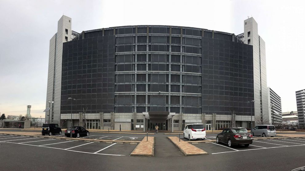 PHOTO: Cars sit outside the Tokyo Detention Center in Tokyo, Jan. 31, 2019.