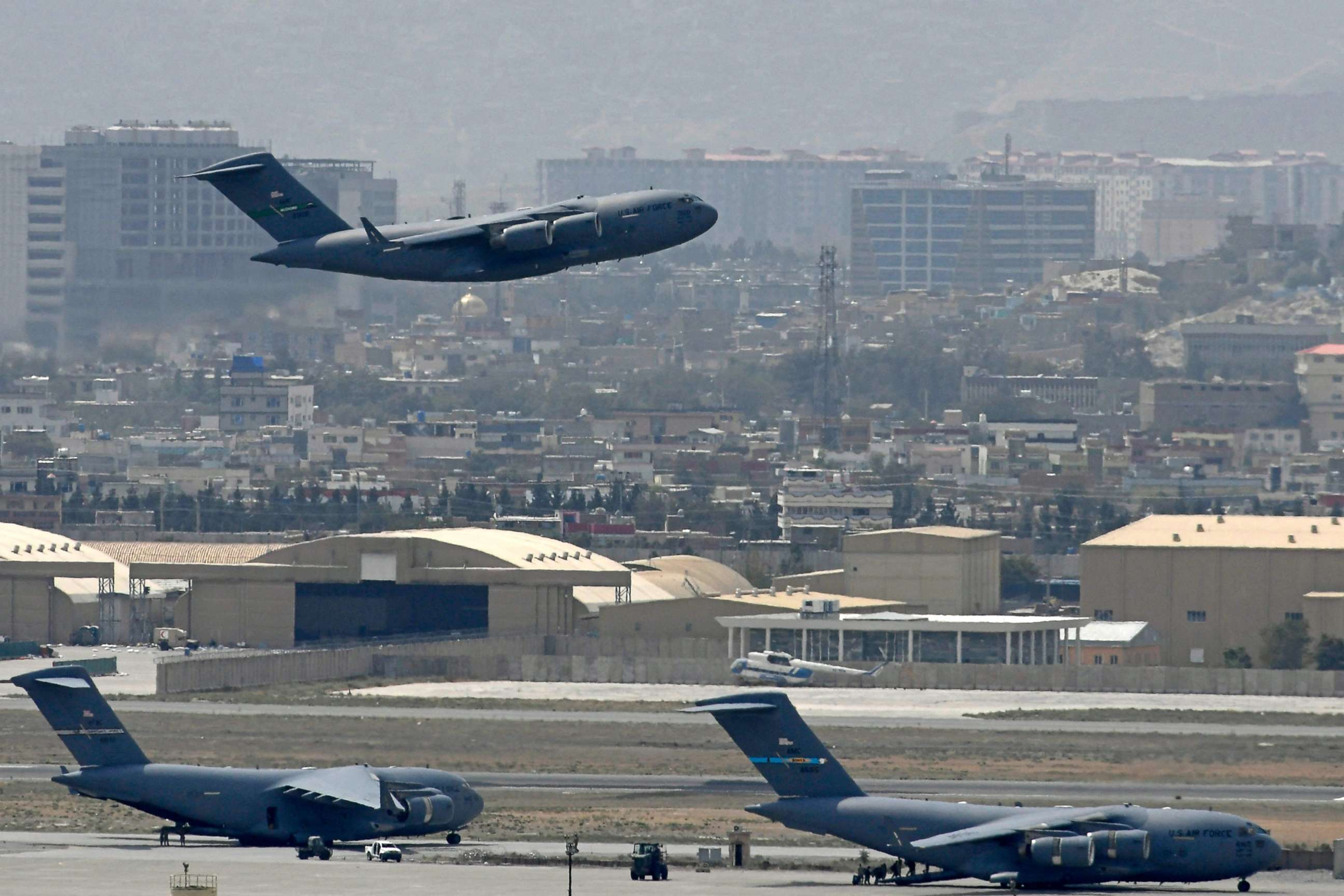 PHOTO: A U.S. Air Force aircraft takes off from the airport in Kabul, Afghanistan, on Aug. 30, 2021.