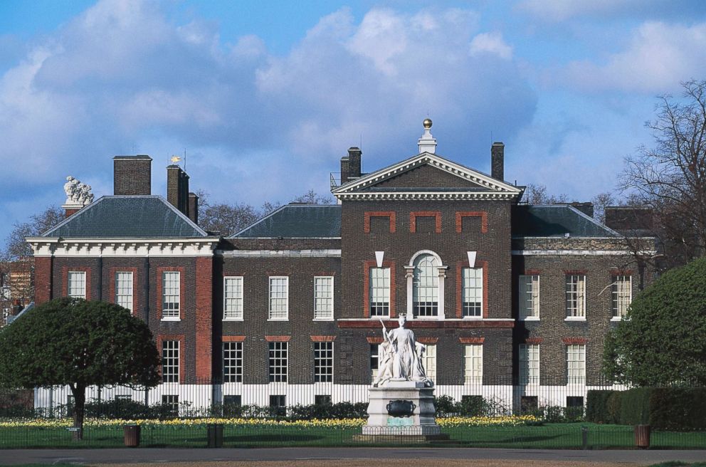 PHOTO: View of Kensington Palace from Kensington Gardens in London, England.