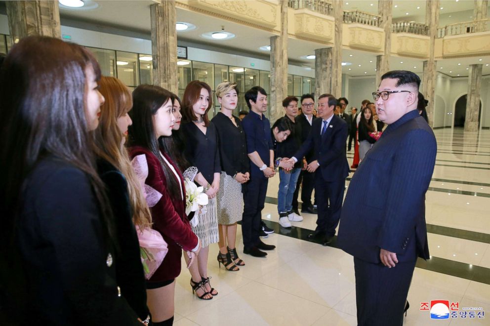 PHOTO: North Korean leader Kim Jong Un meets with South Korean K-pop singers in this photo released by North Korea's Korean Central News Agency in Pyongyang, April 2, 2018.