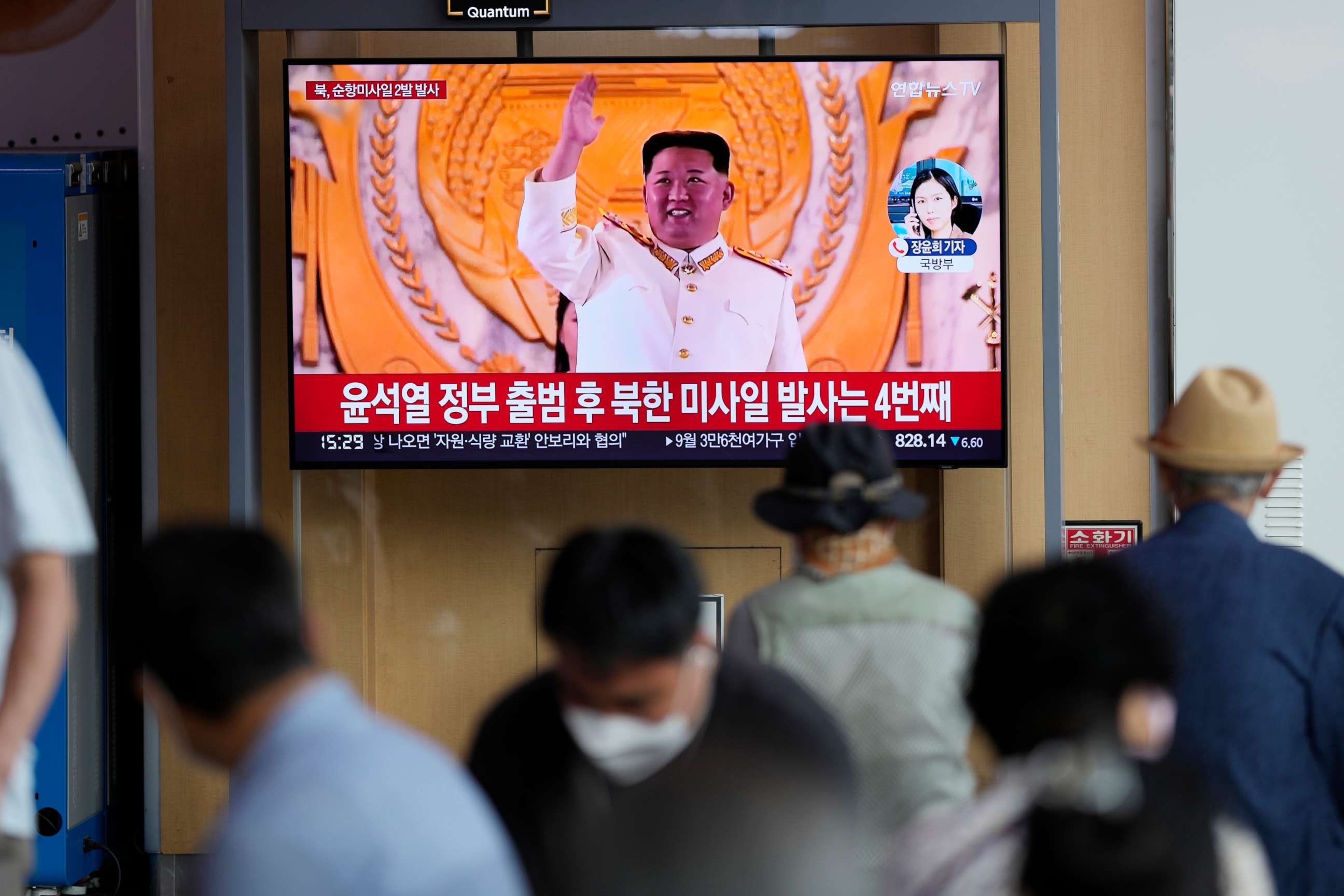 PHOTO: A TV screen showing a news program reporting about North Korea's missile launch with a file footage of North Korean leader Kim Jong Un, is seen at the Seoul Railway Station in Seoul, South Korea, on Aug. 17, 2022.