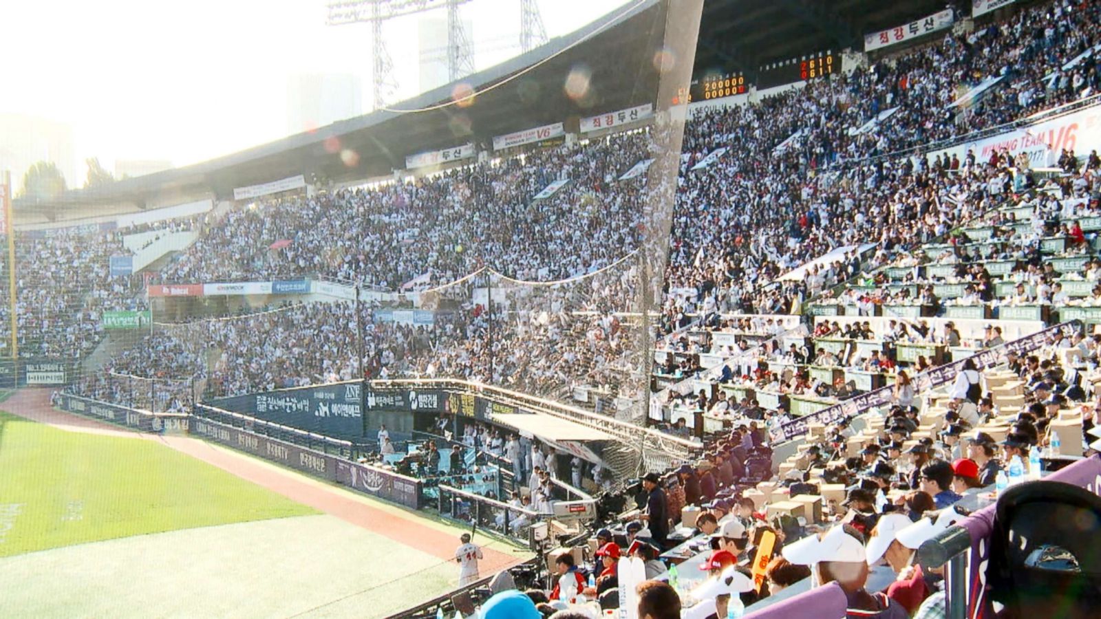 A look inside South Korean baseballs elaborate cheer culture