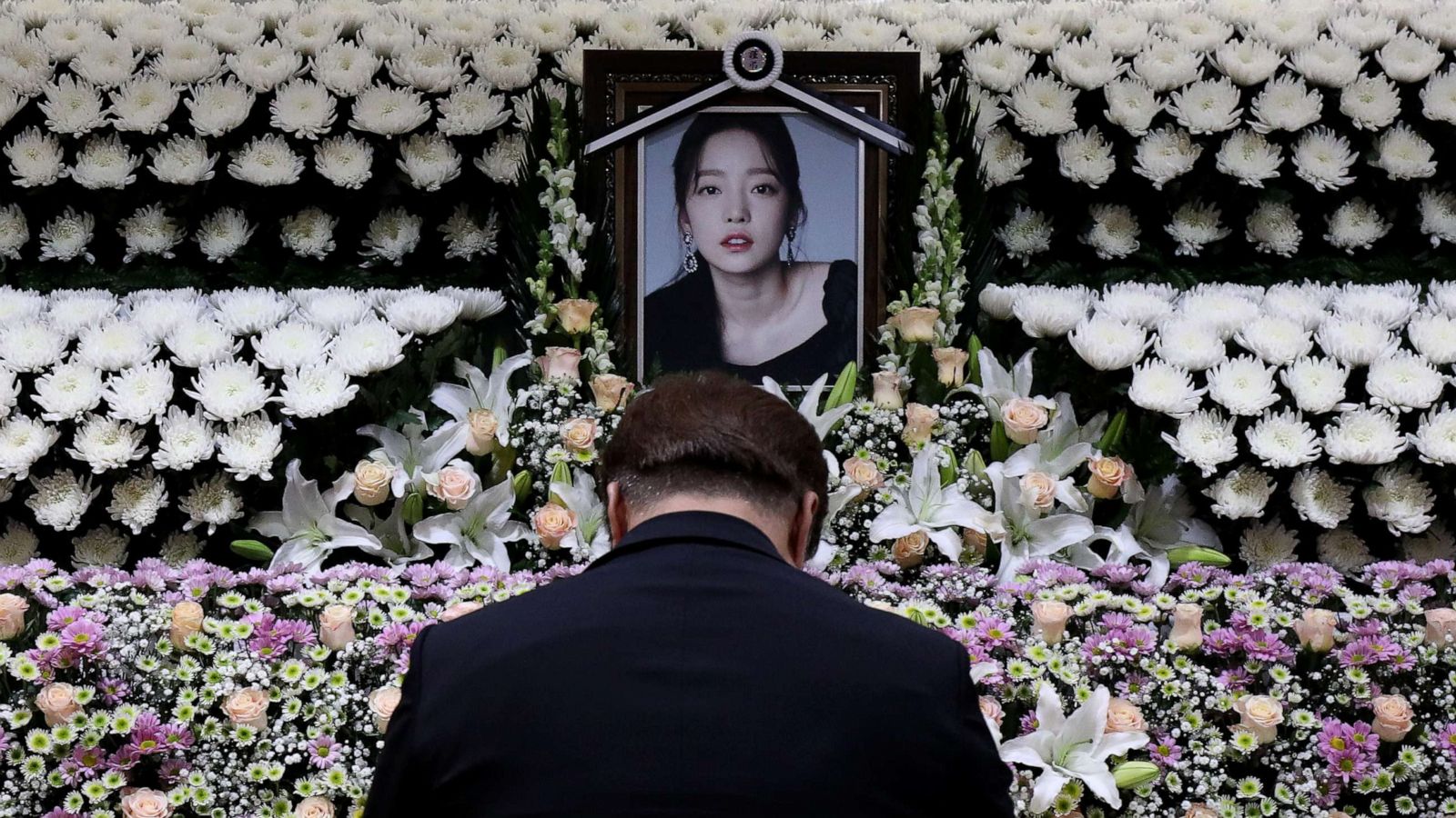Deaths Of Goo Hara And Sulli Highlight Tremendous Pressures Of K Pop Stardom Abc News