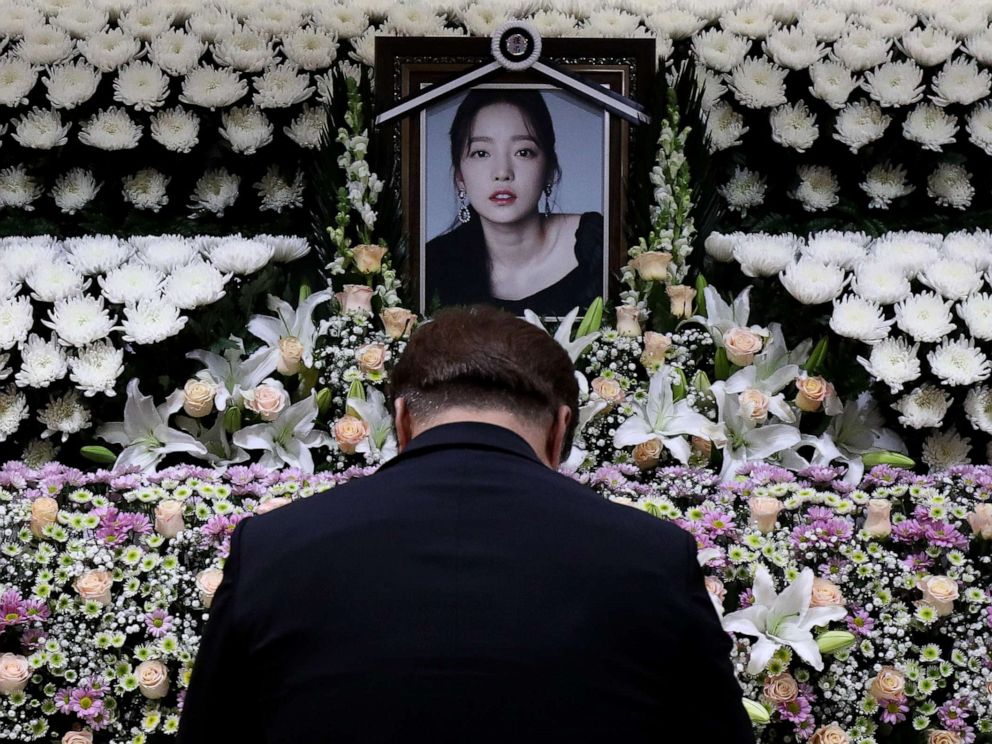 Deaths Of Goo Hara And Sulli Highlight Tremendous Pressures Of K Pop Stardom Abc News
