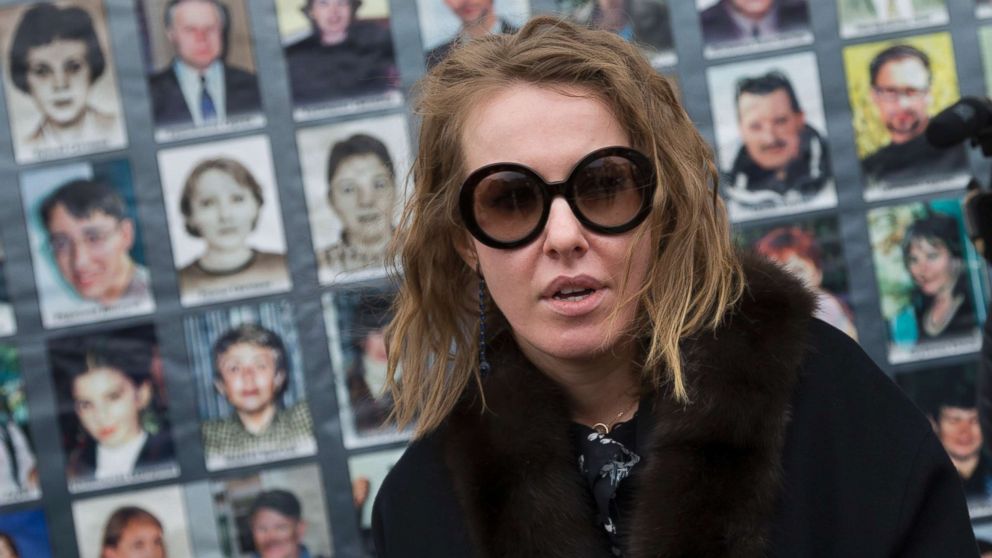 Russian Journalist for L'Officiel Ksenia Sobchak wears a Chanel suit  News Photo - Getty Images