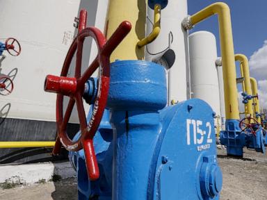 Ukraine halts pipeline carrying Russian natural gas to Europe, as deal expires