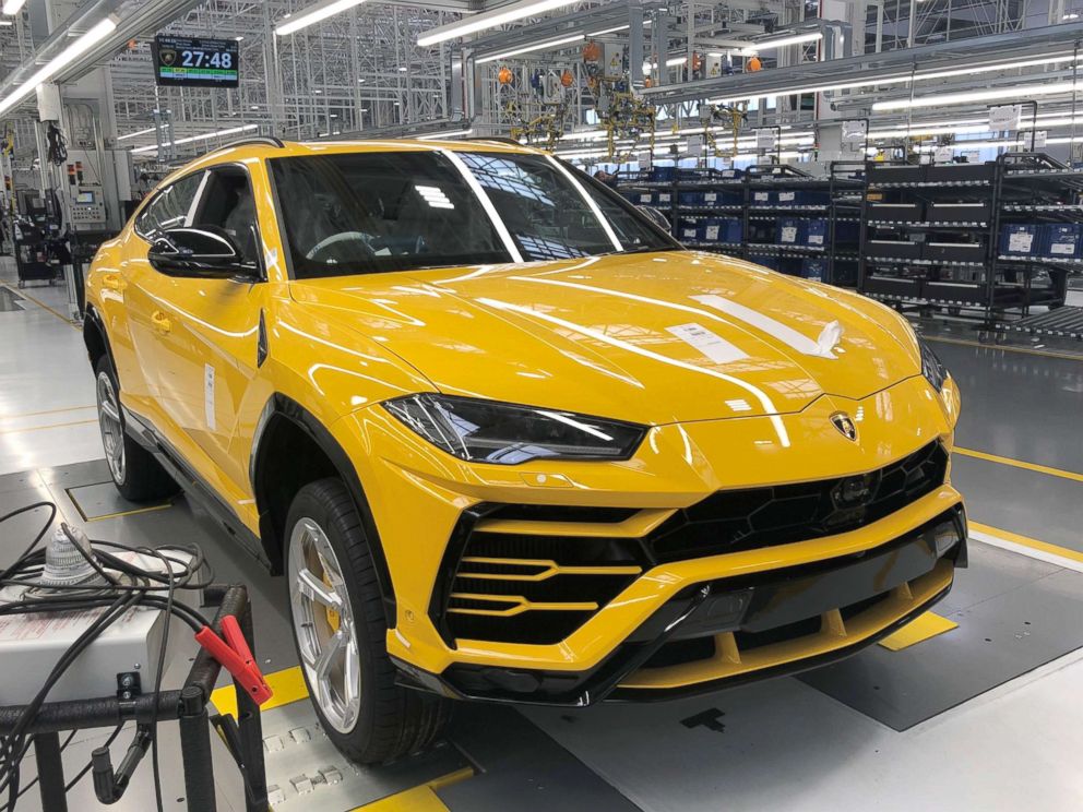 PHOTO: Deliveries of the Urus begin in the fall.