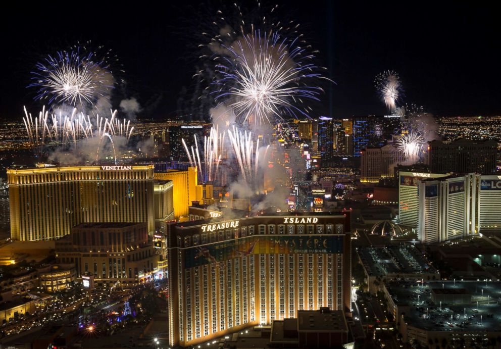 PHOTO: New Year's fireworks explode over Las Vegas, Jan. 1, 2018.