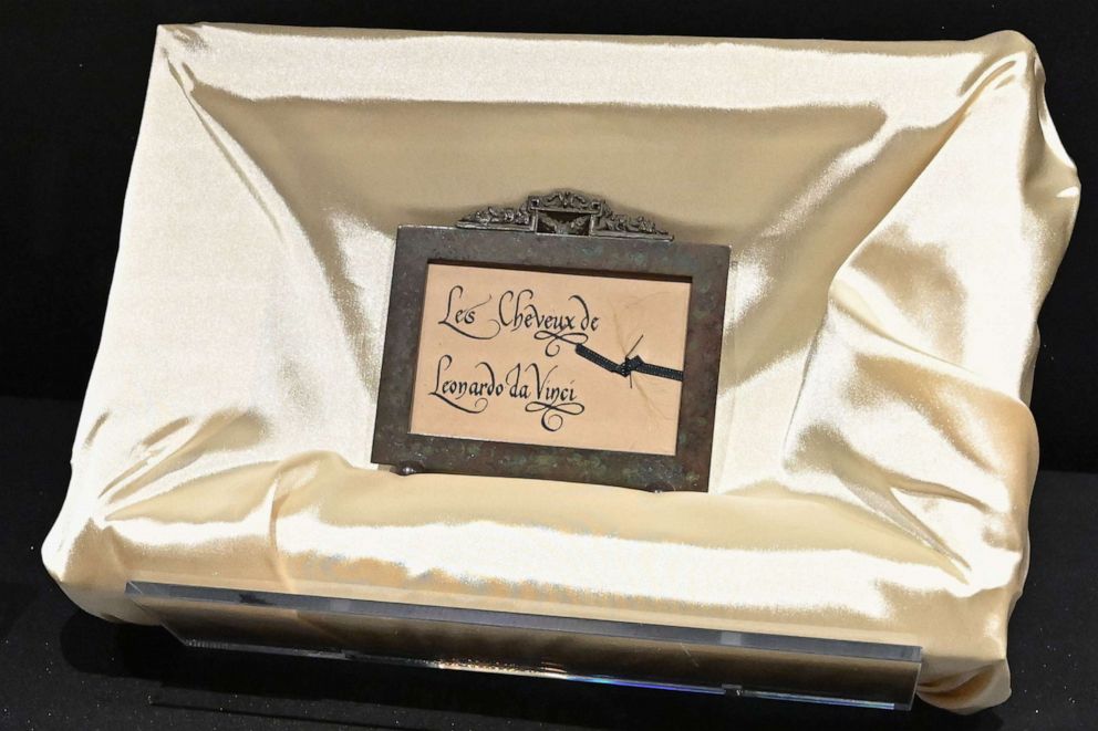 PHOTO: A lock of what Italian experts believe is Leonardo' da Vinci's hair are being displayed at the "Leonardo Lives" exhibition marking the 500th anniversary of the death of Renaissance artist Leonardo Da Vinci, on May 2, 2019 in Vinci, Tuscany.