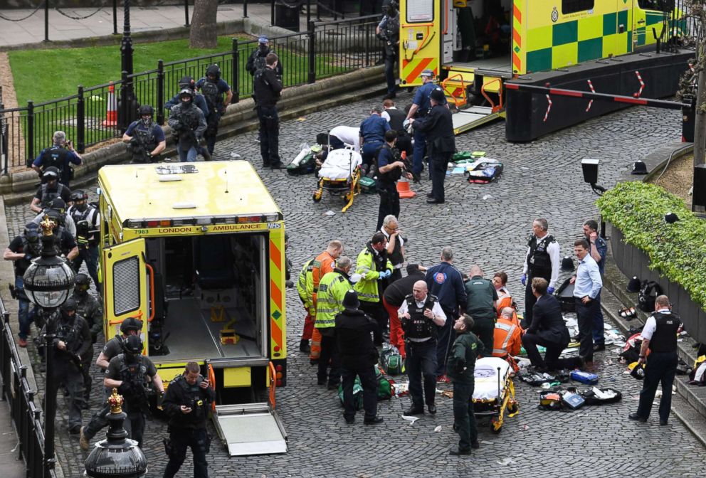 PHOTO: Emergency services are seen at the scene outside the Palace of Westminster, London, after an attack.