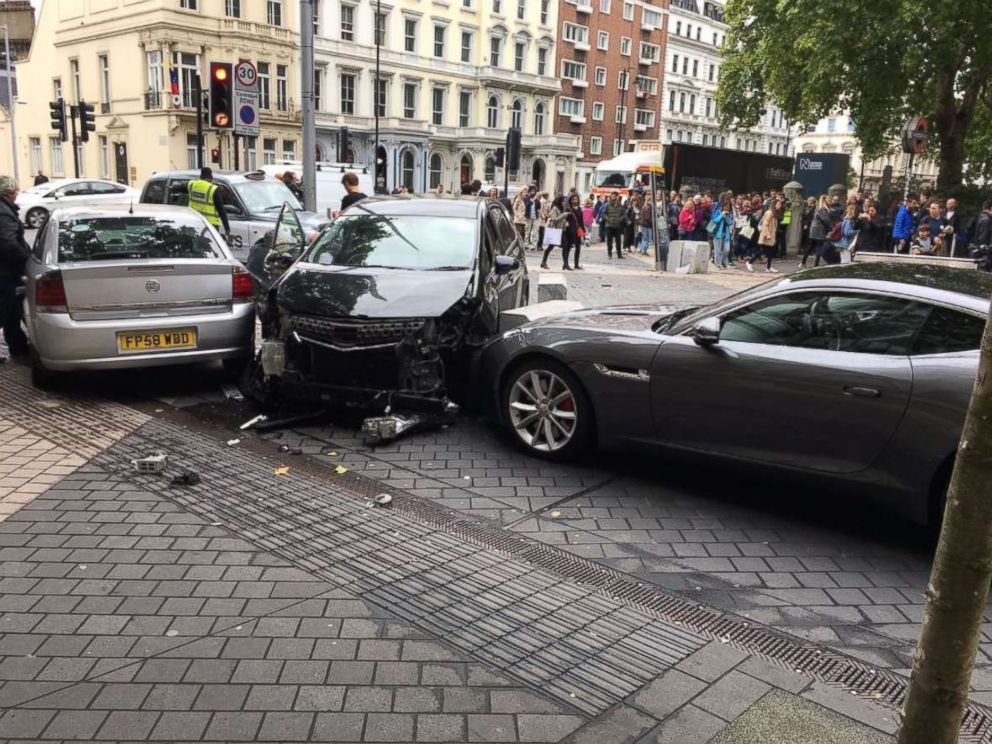 PHOTO: Police are investigating a car collision that occurred near the Natural History Museum in London, Oct. 7, 2017.