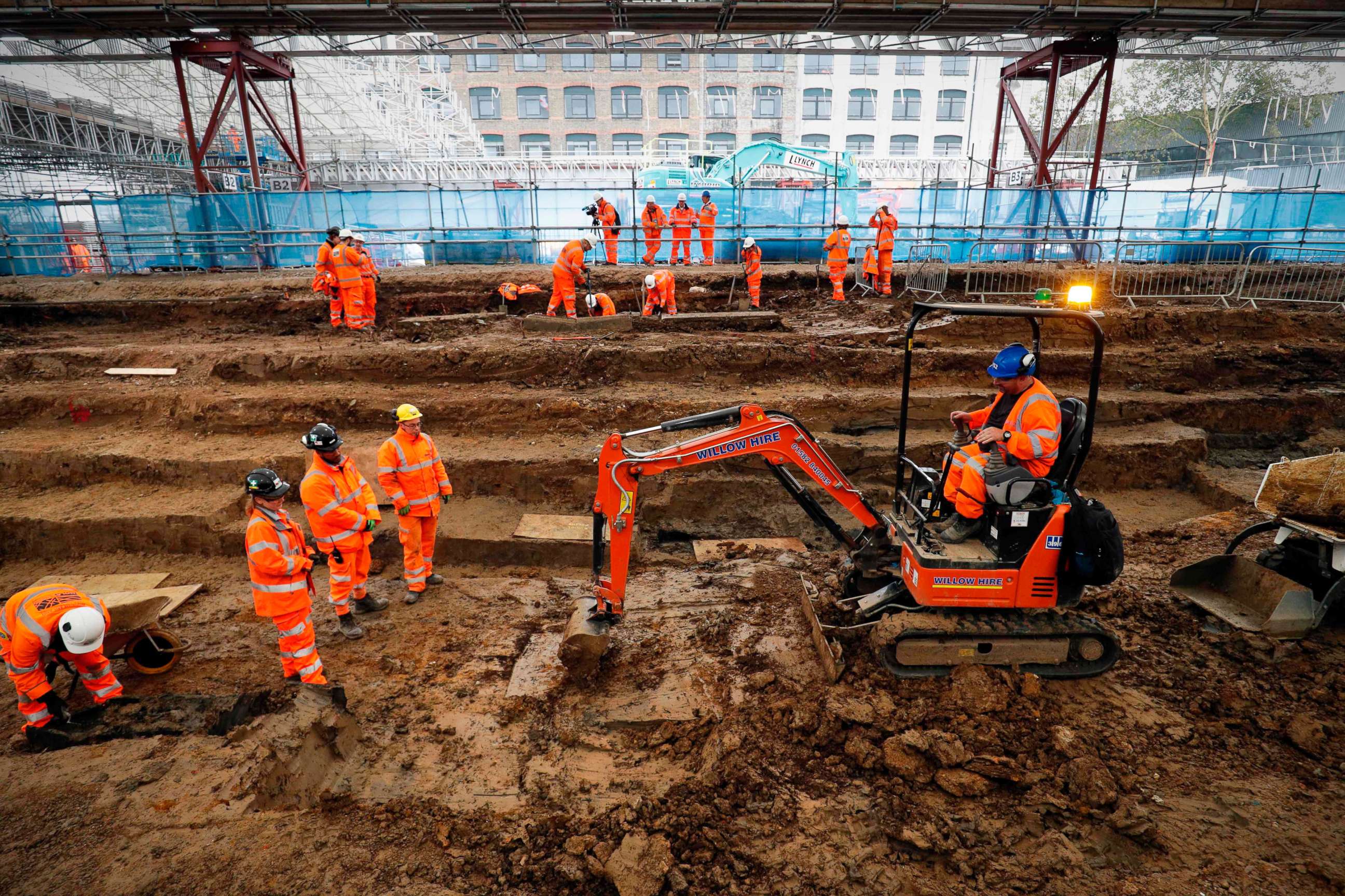 PHOTO: Field archaeologists excavate a late 18th to mid 19th century cemetery under St James Gardens near Euston train station in London, Nov. 1, 2018, as part of the HS2 high-speed rail project.