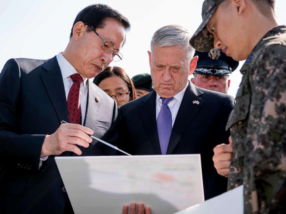 PHOTO:US Defense Secretary Jim Mattis, right, and South Korean Defense Minister Song Young-moo as they visit the Demilitarized Zone between North and South Korea, Oct. 27, 2017.