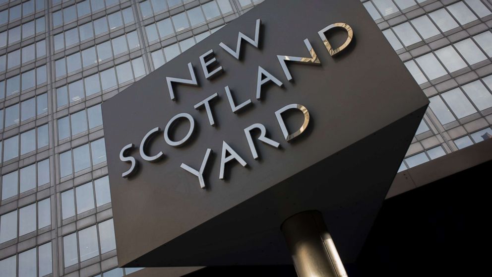 PHOTO: The Metropolitan Police's revolving sign their headquarters at New Scotland Yard in Westminster, London. 