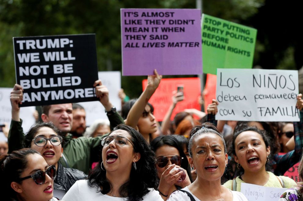 PHOTO: Women yell slogans during a protest against U.S. immigration policies outside the U.S. embassy in Mexico City, Mexico, June 21, 2018.