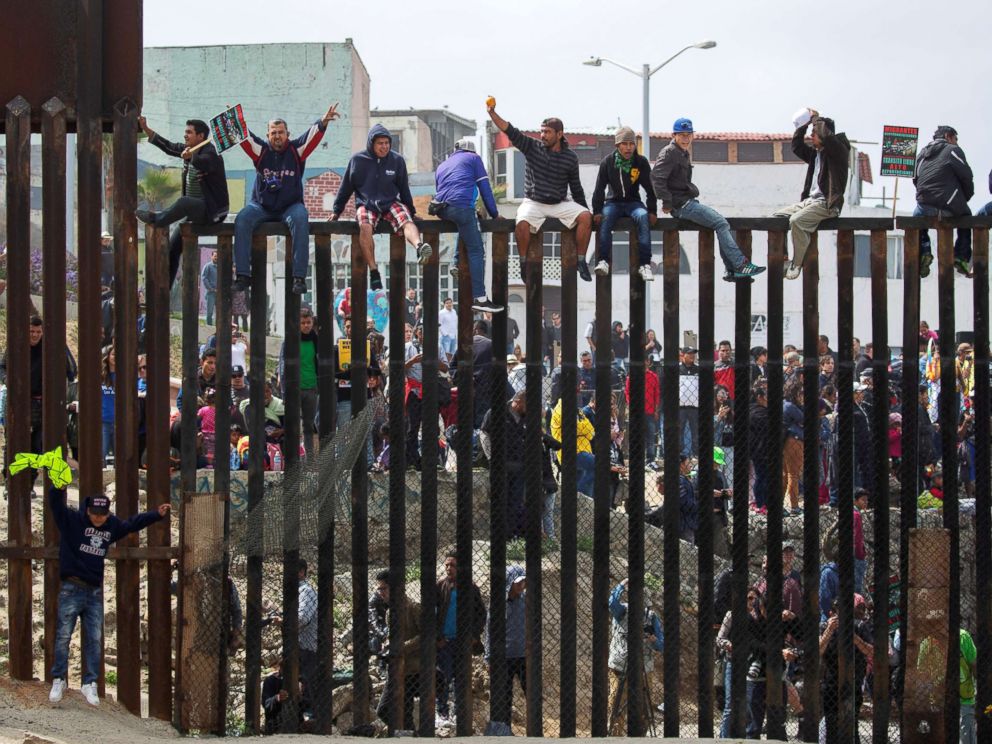 Caravan Of Migrants Reaches Us Border Temporarily Turned Away By Border Patrol Abc News