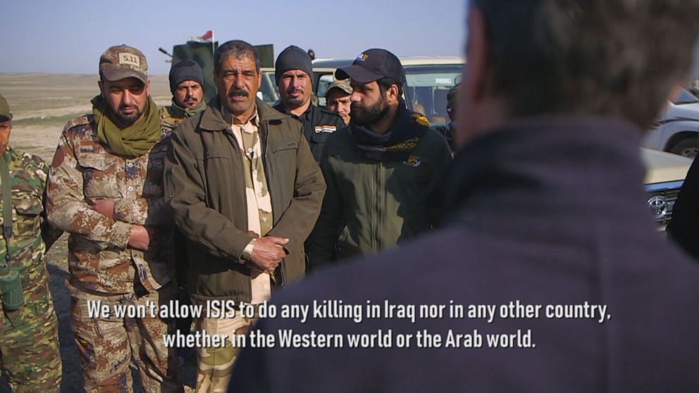 PHOTO: ABC News met with one Shia militia group heading across the desert, hunting down extremists with more than a hundred men.