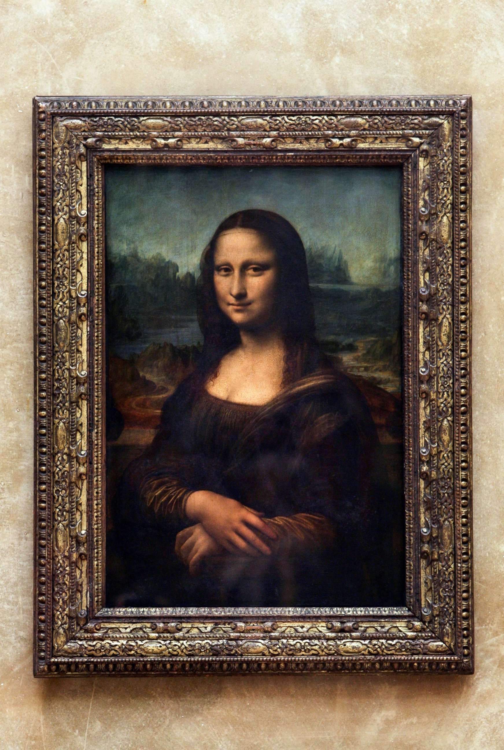 PHOTO: In this file photo taken on April 5, 2005, the famous painting by Italian artist Leonardo da Vinci, the Joconde "Mona Lisa," is on display in the Salle des Etats room at the Louvre museum in Paris.