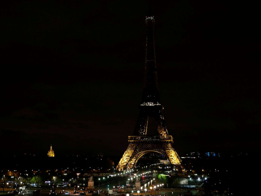 PHOTO: The lights of the Eiffel Tower in Paris are switching off in tribute to the victims of the deadly attack on a mosque in Egypts Sinai, Nov. 24, 2017.