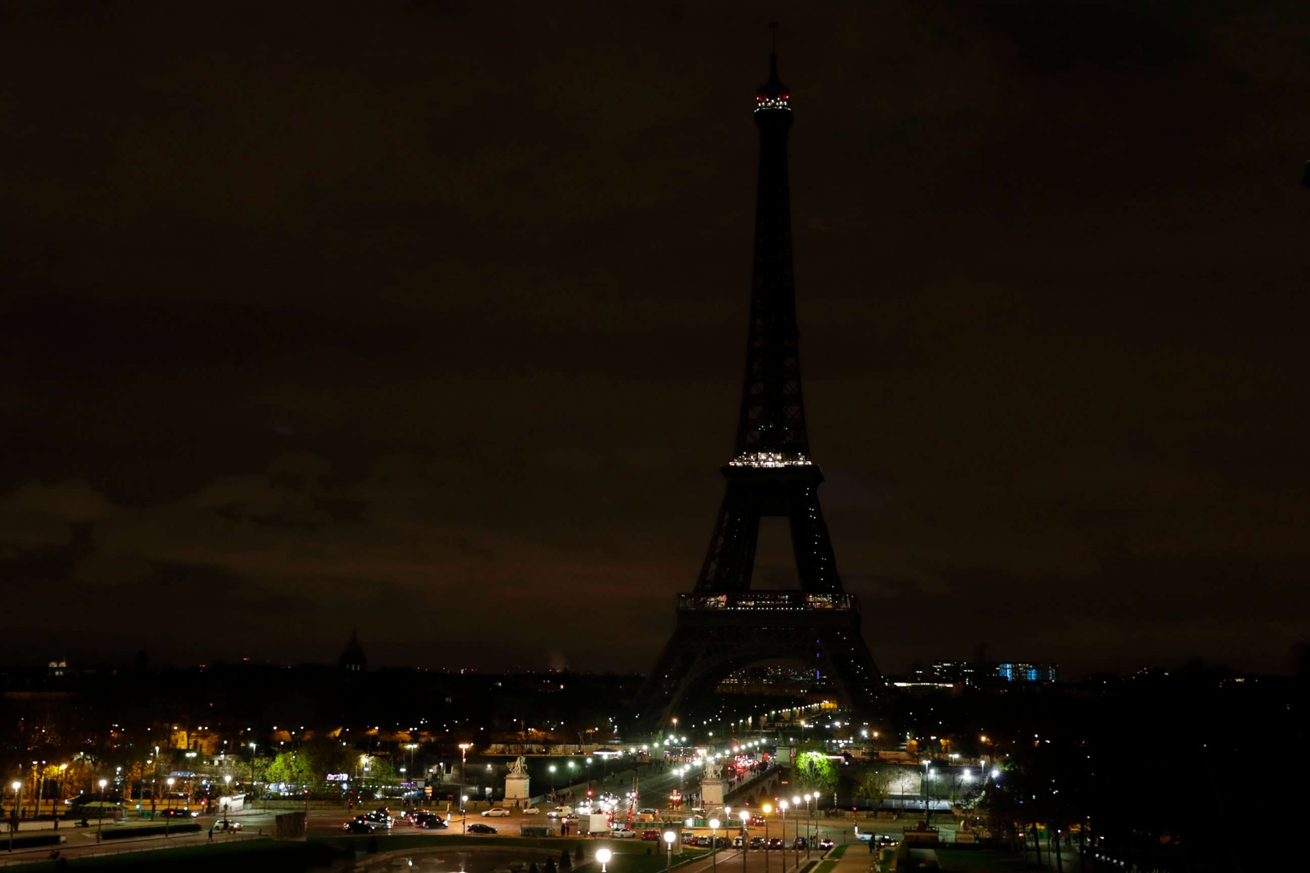 PHOTO: The lights of the Eiffel Tower in Paris are switched off in tribute to the victims of the deadly attack on a mosque in Egypt's Sinai, Nov. 24, 2017.