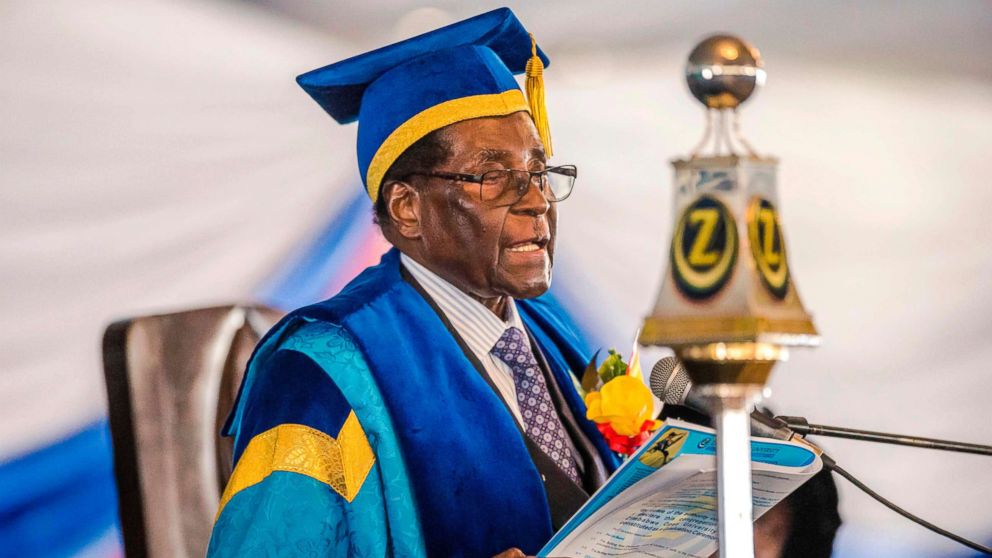 PHOTO: Zimbabwe's President Robert Mugabe delivers a speech during a graduation ceremony at the Zimbabwe Open University in Harare, Nov. 17, 2017.