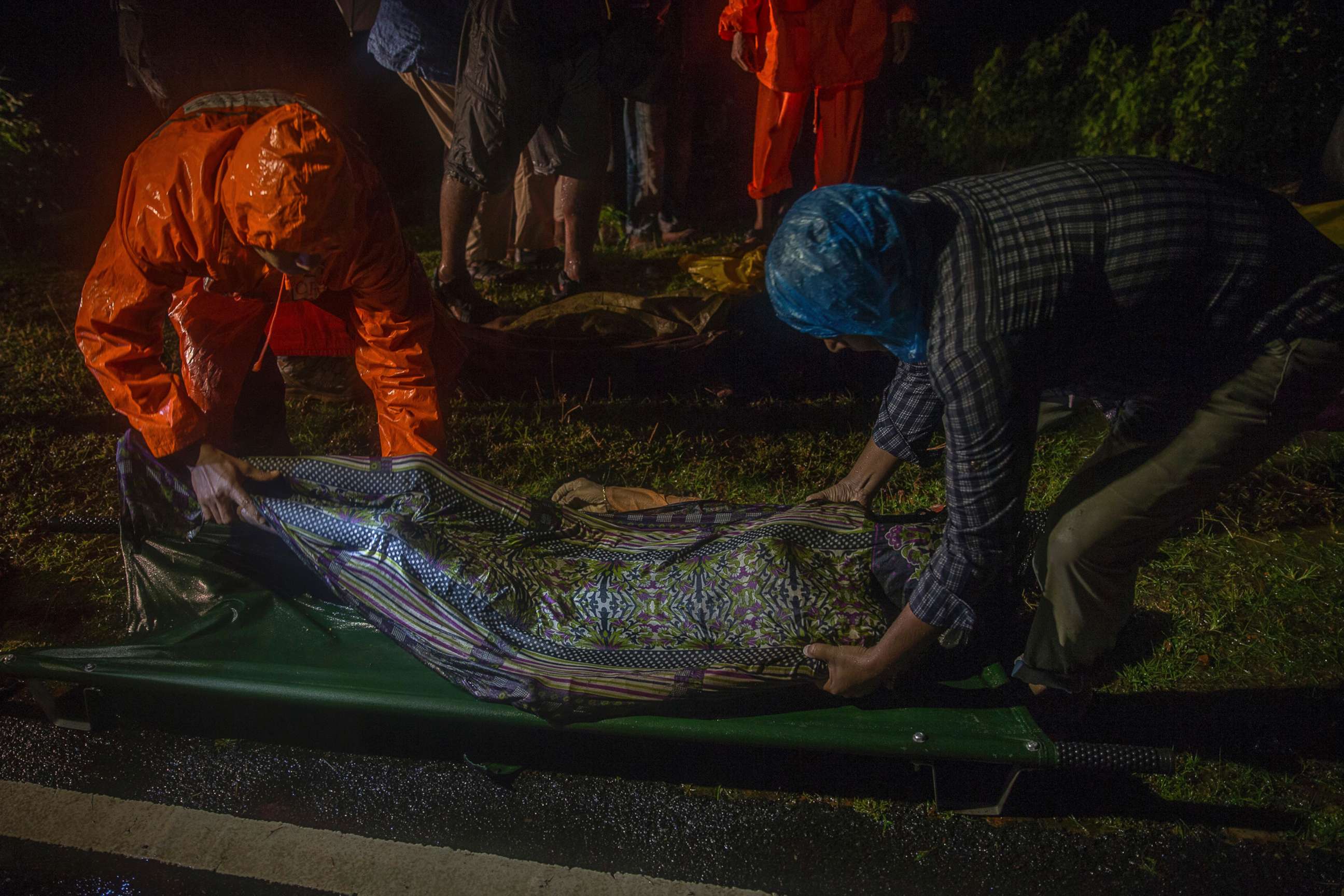 PHOTO: Rescue workers carry body of a Rohingya Muslim, who died after their boat capsized in the Bay of Bengal as they were crossing over from Myanmar into Bangladesh, near Inani beach, in Cox's Bazar district, Bangladesh, Sept. 28, 2017. 