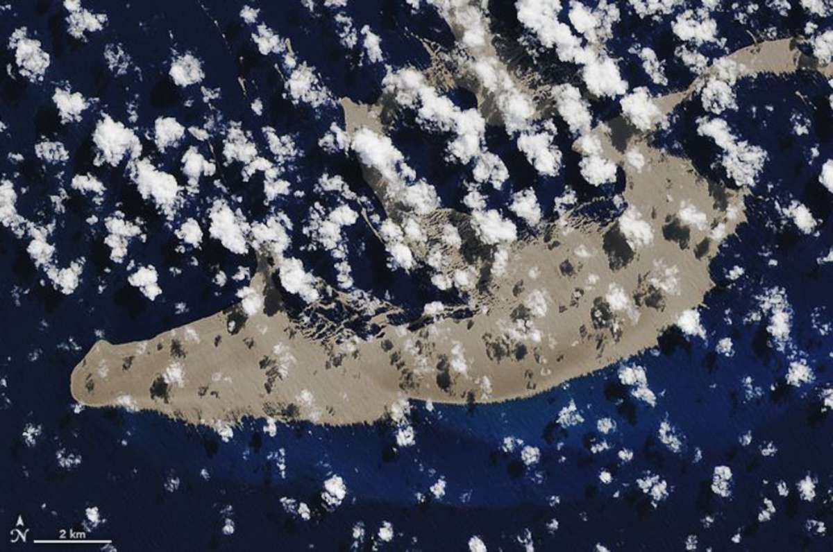 PHOTO: The massive pumice raft, shown in this August 13, 2019, photo, is over 20,000 football fields in size. It appeared only a few weeks ago, after a suspected underwater volcanic eruption near Tonga.