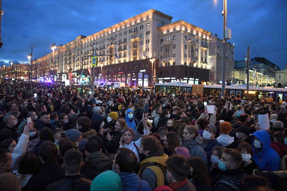 PHOTO: Opposition supporters attend a rally in support of jailed Kremlin critic Alexei Navalny, in Moscow, April 21, 2021.