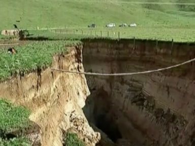 Massive New Zealand sinkhole