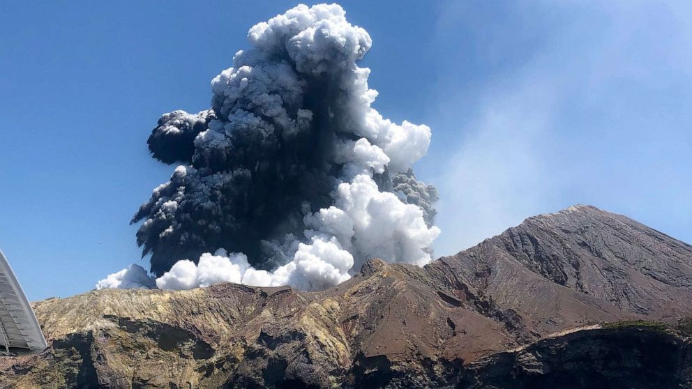 VIDEO: More eyewitnesses describe New Zealand volcano eruption