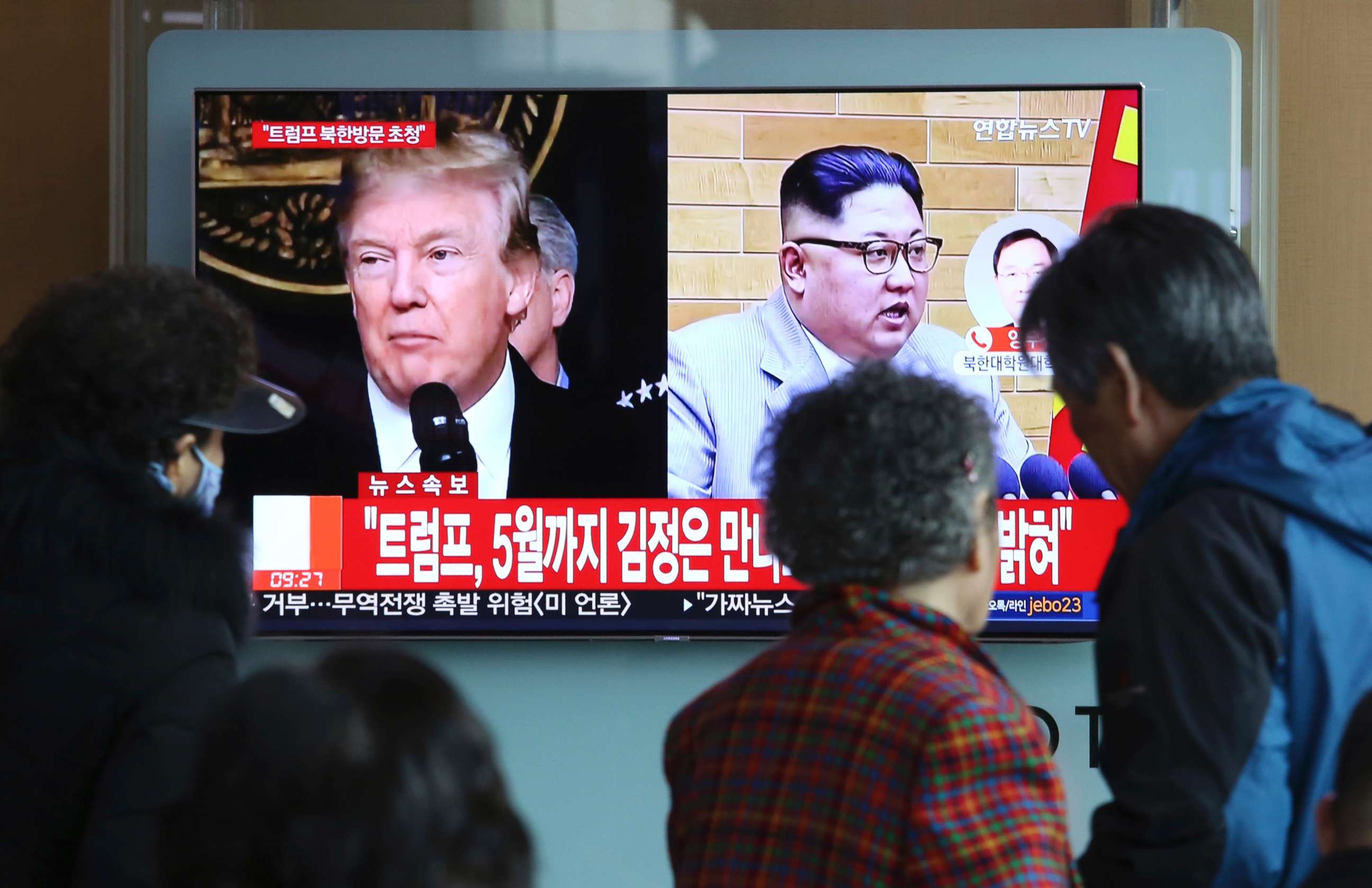 PHOTO: People watch a TV screen showing North Korean leader Kim Jong Un and President Donald Trump, left, at the Seoul Railway Station in Seoul, South Korea,  March 9, 2018. Trump has accepted an invitation from the North Korean leader to meet by May. 