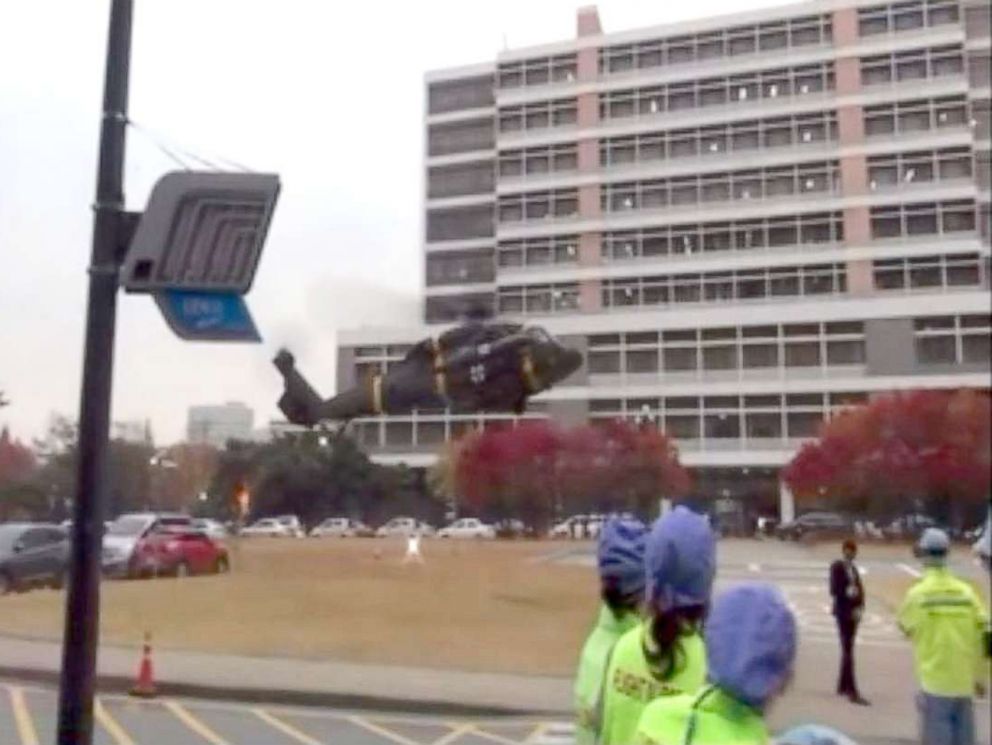 PHOTO: South Korean surgeon Lee Cook-jong said that the speed with which North Korean soldier Oh Chong-song made it to his Suwon, South Korea, hospital on a Black Hawk saved the defector’s life.
