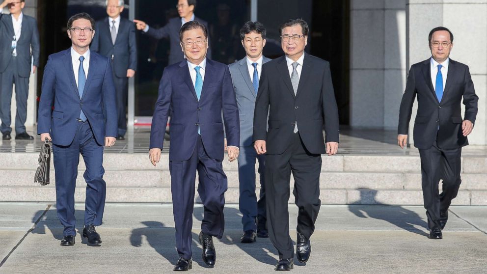 PHOTO: South Korean special envoys led by the chief of the national security office at Seoul'?s presidential Blue House, Chung Eui-yong, leave for Pyongyang from an airport in Sungnam city, South Korea, Sept. 5, 2018.