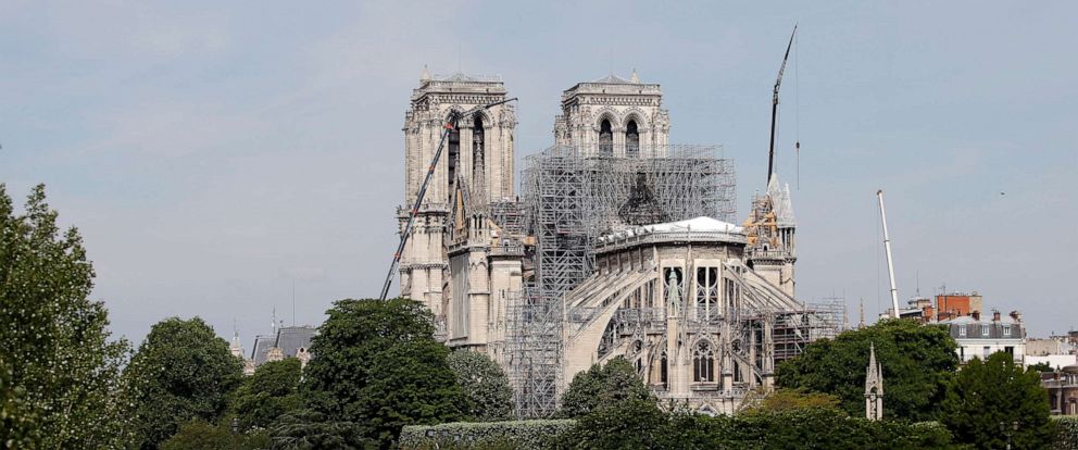 Plans for Notre Dame spire reconstruction cause a fight among officials ...