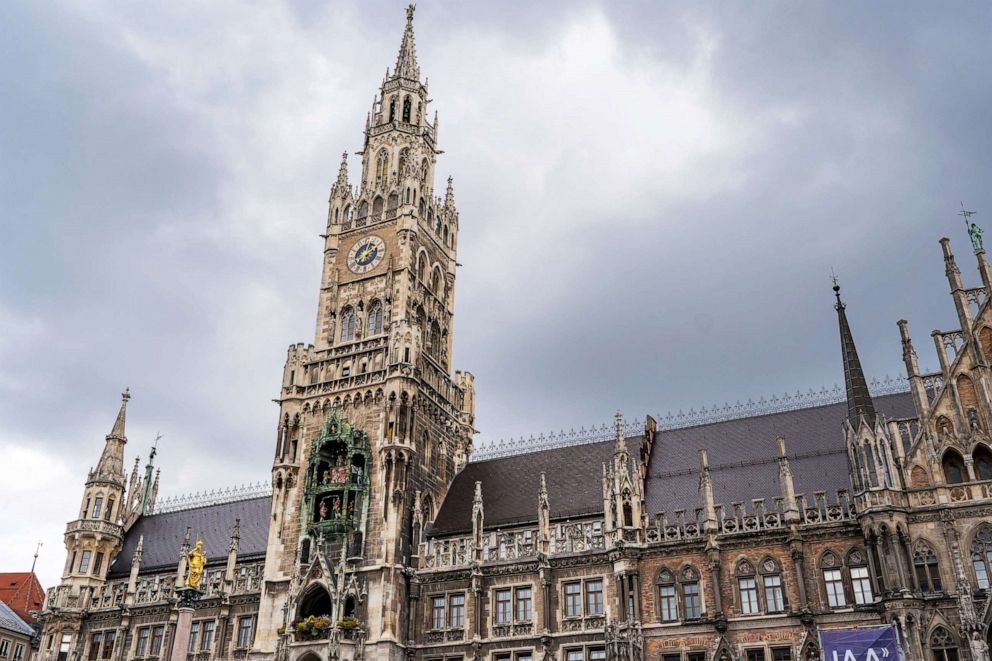 PHOTO: The new town hall stands in Munich.