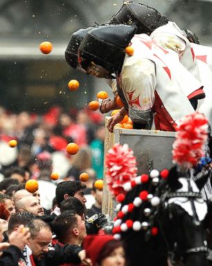 Italys biannual cheese orgy images 33
