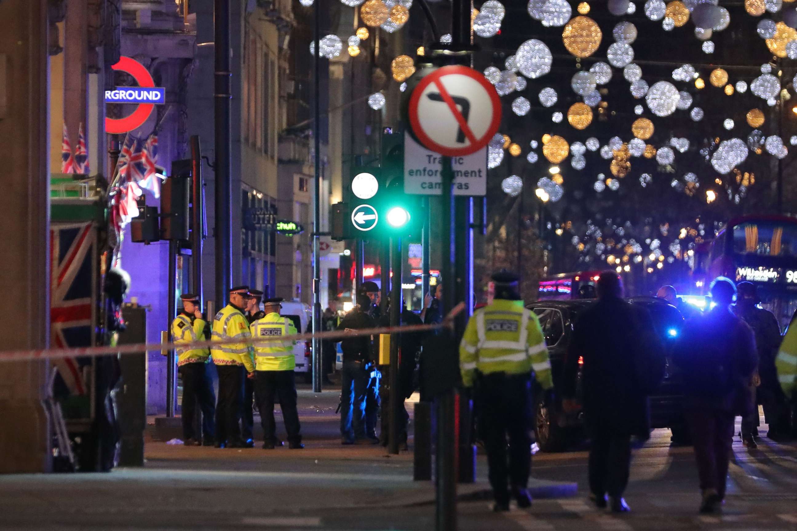 PHOTO: Police set up a cordon outside Oxford Circus underground station as they respond to an incident in central London, Nov. 24, 2017.