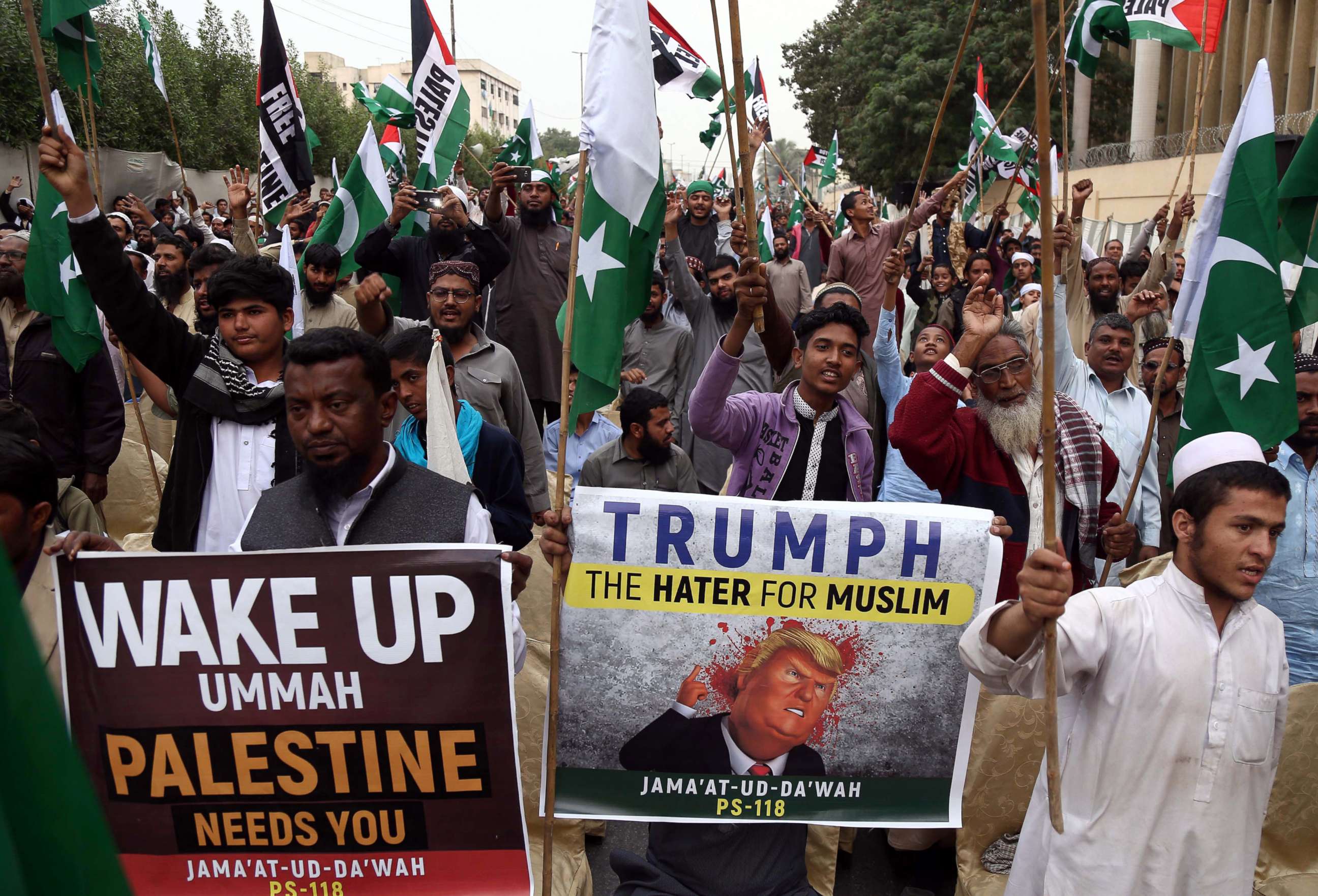 PHOTO: Supporters of banned Islamic charity Jamat ud Dawa attend a protest against President Trump's decision to accept Jerusalem as Israel's capital, in Karachi, Pakistan, Dec. 10, 2017. 