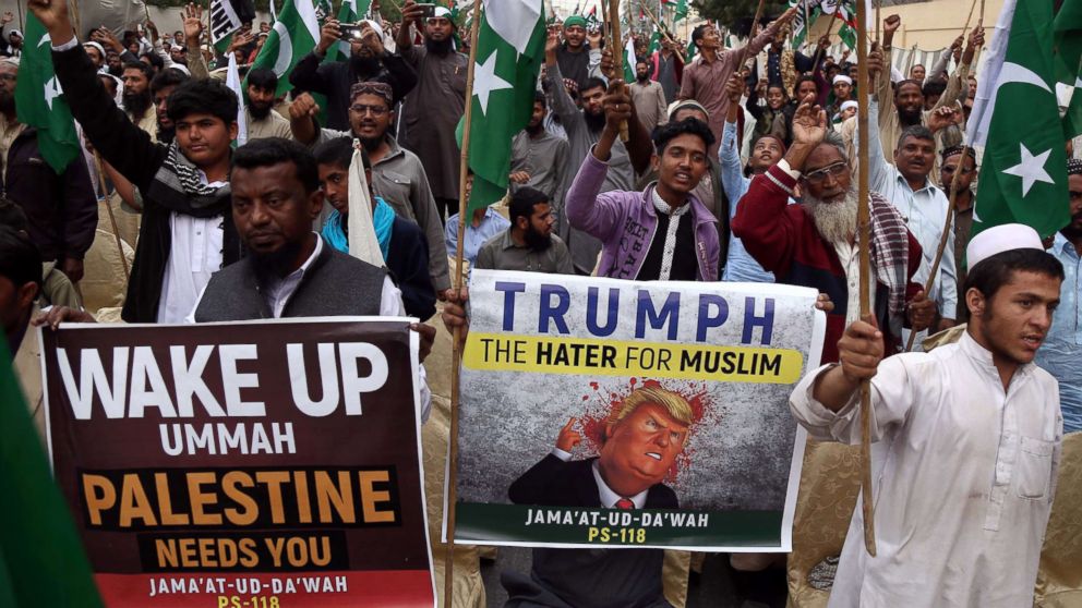 PHOTO: Supporters of banned Islamic charity Jamat ud Dawa attend a protest against President Trump's decision to accept Jerusalem as Israel's capital, in Karachi, Pakistan, Dec. 10, 2017.