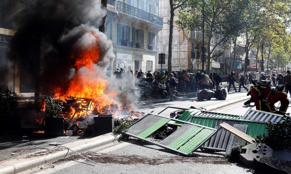 PHOTO: People attend a protest urging authorities to take emergency measures against climate change, in Paris, France, September 21, 2019.