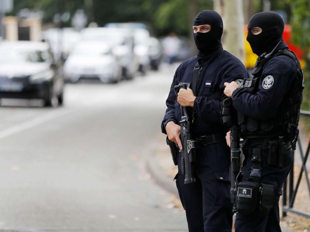 PHOTO: French police establish a security perimeter around a residential pavillion in France, Aug. 23, 2018.