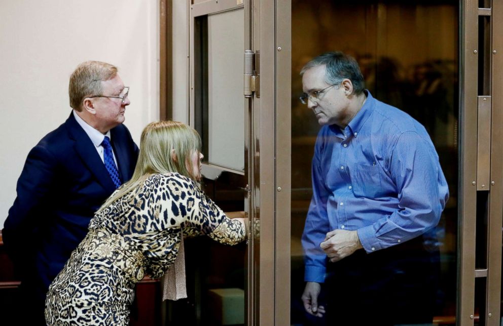 PHOTO: Suspected spy Paul Whelan, right, and his lawyer Vladimir Zherebenkov during a hearing of an appeal on his arrest at the Moscow City Court in Moscow, Jan. 22, 2019.