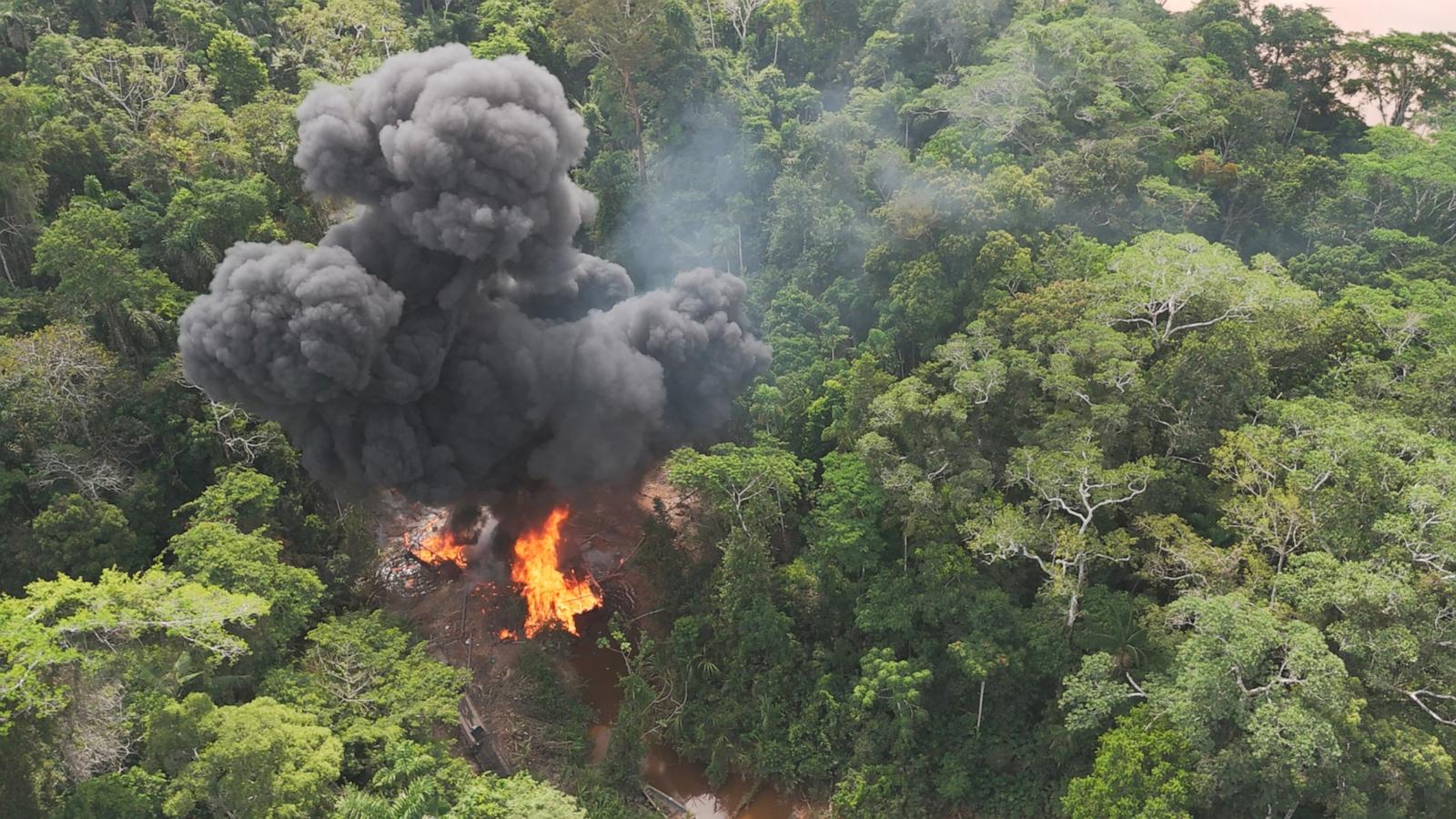 abcnews.com - Victor Ordonez  - Peru cracks down on illegal gold mining in Amazon reserve with military show of force