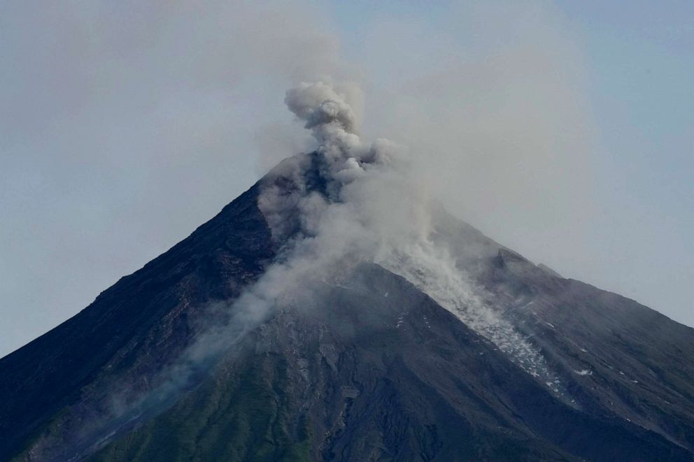 Mayon volcano eruption wreaking havoc on Philippine island could last ...