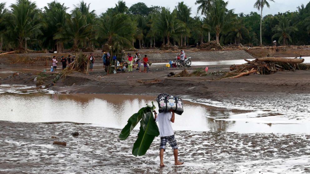 Over 200 Dead Or Missing After Storm Swamps The Philippines Abc7 San Francisco