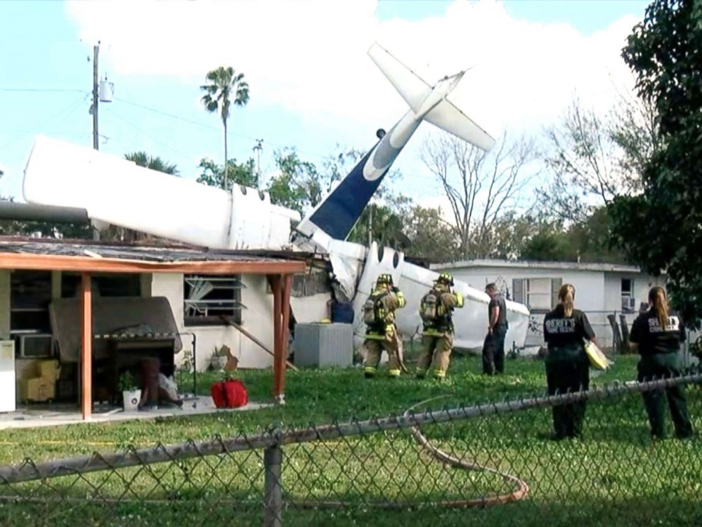 pilot-dies-family-avoids-disaster-as-plane-crashes-into-home-in-florida-abc-news