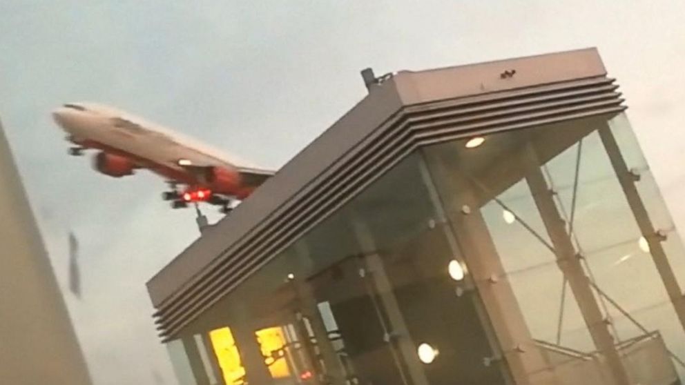 PHOTO: An Air Berlin flight from Miami to Duesseldorf Airport aborted its landing and performed a low-altitude fly-by next to the control tower with 200 passengers aboard on Oct. 16, 2017.