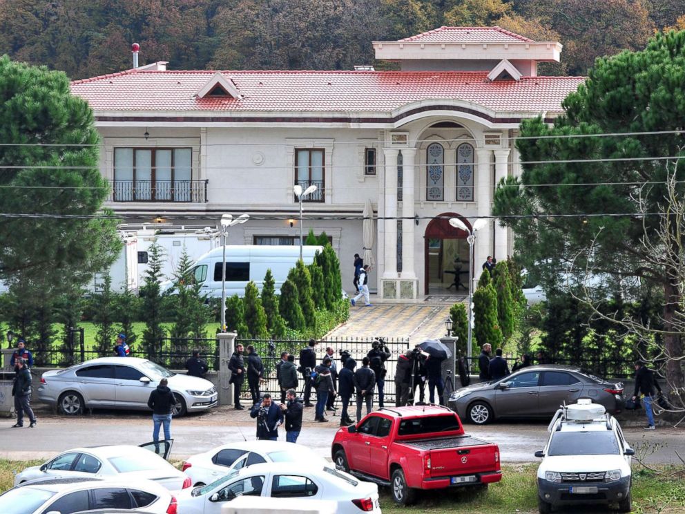 PHOTO: Turkish forensic officers conduct a search at a villa in the village of Samanli in Yalovas Termal district, Turkey, Nov. 26, 2018.