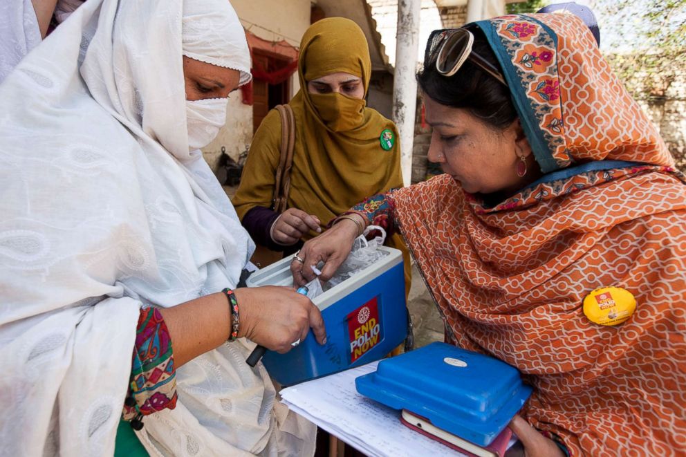 PHOTO: The efforts to eradicate polio in Pakistan intensify through partnership coordination, routine immunization, reaking down cultural barriers and implementing a permanent transit post strategy targeting the hgh risk mobile population of Pakistan.